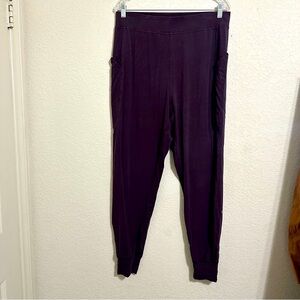 Lululemon Meant to Move Pants Black Cherry Size 12